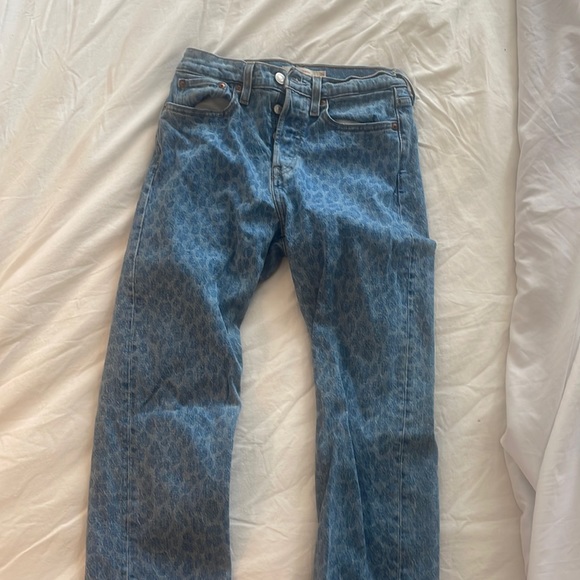 Levi wedgie straight jean cheetah print - Picture 1 of 2